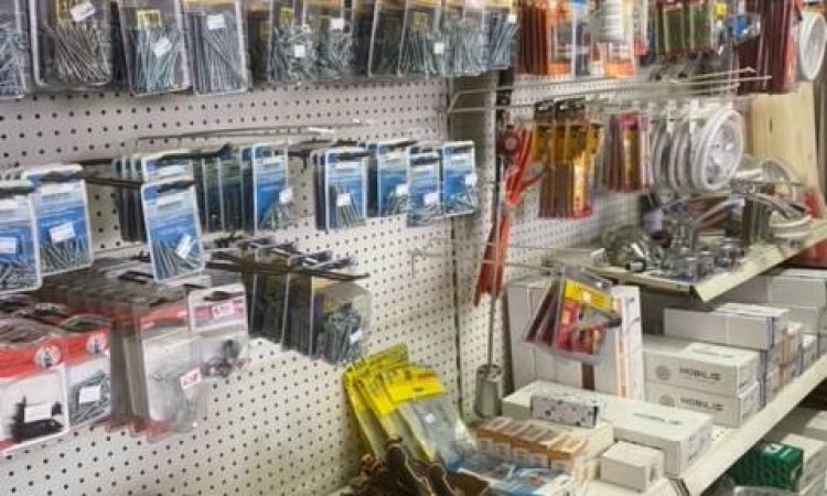 Vente d'outillage et visserie - Saint-Denis - BRICO RUN